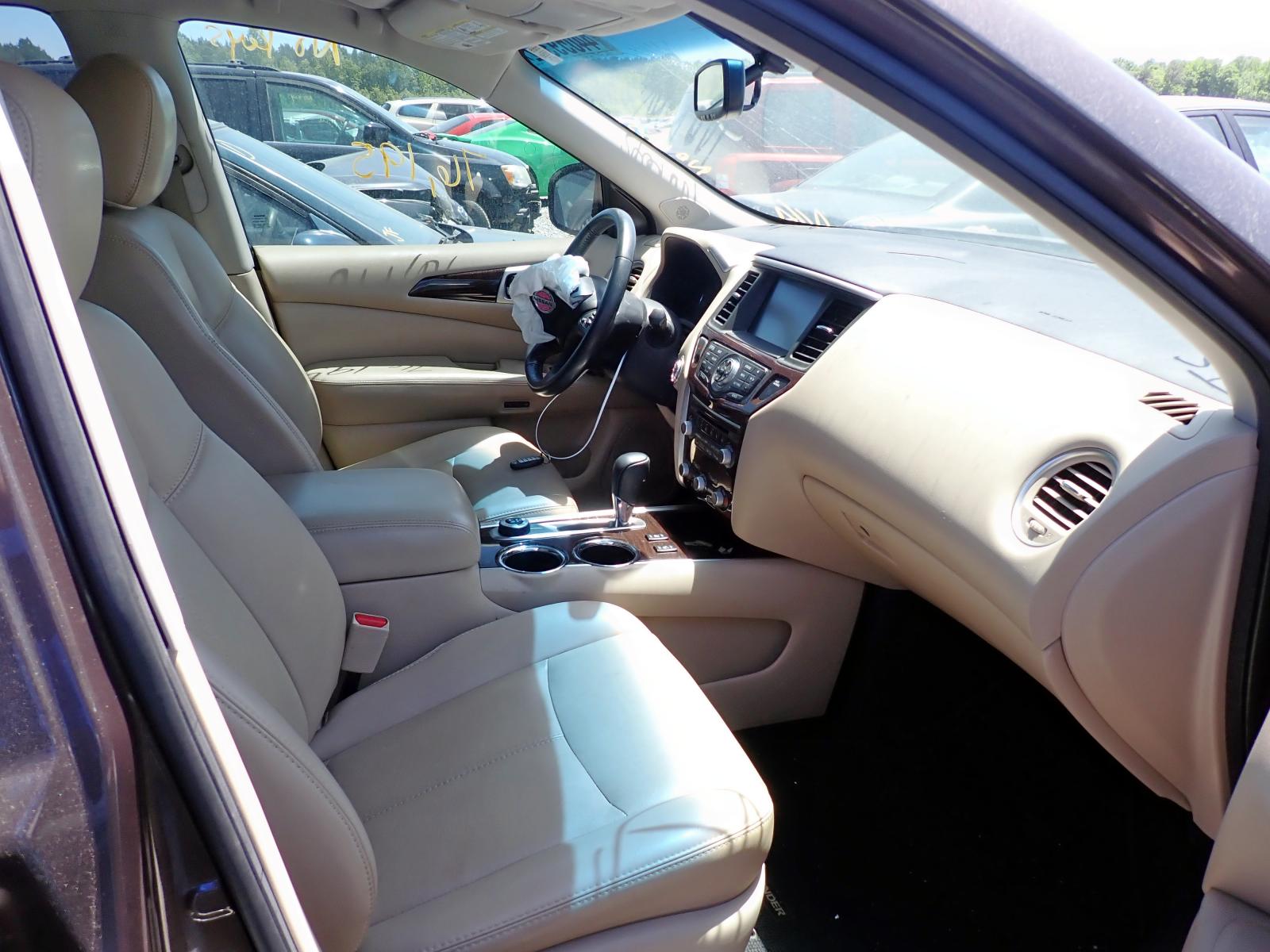 Photo 5 from auction – 2016 NISSAN PATHFINDER with VIN 5N1AR2MM7GC668627