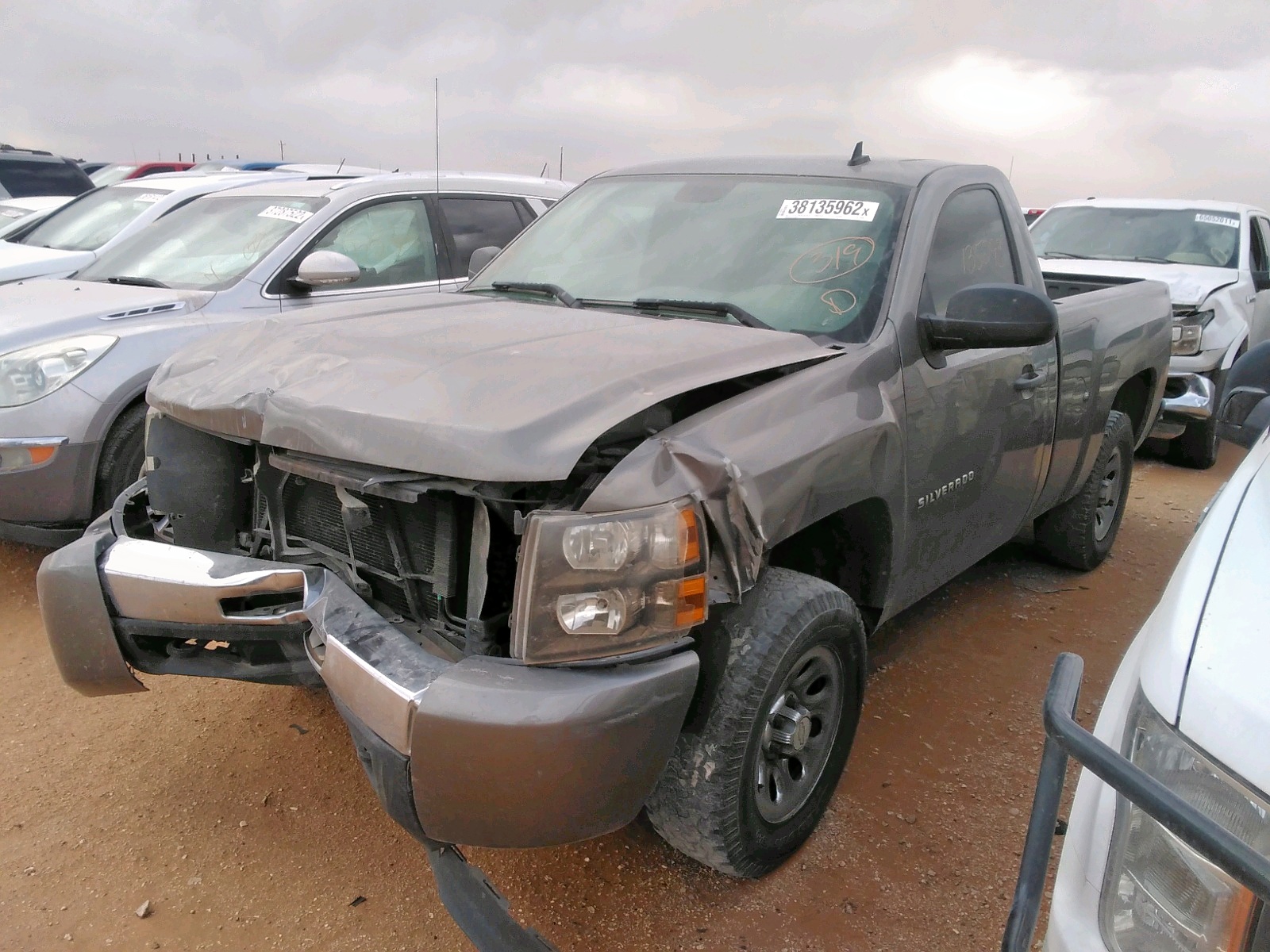 Photo 2 from auction – 2009 CHEVROLET SILVERADO with VIN 1GCEC14X19Z101339