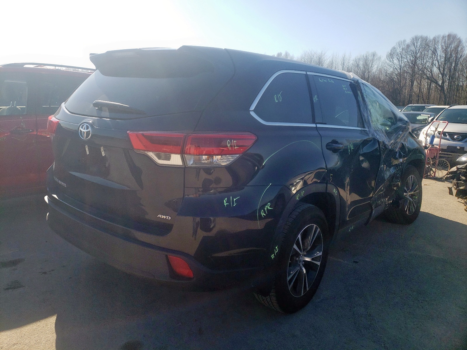 Photo 4 from auction – 2019 TOYOTA HIGHLANDER with VIN 5TDBZRFH3KS710462