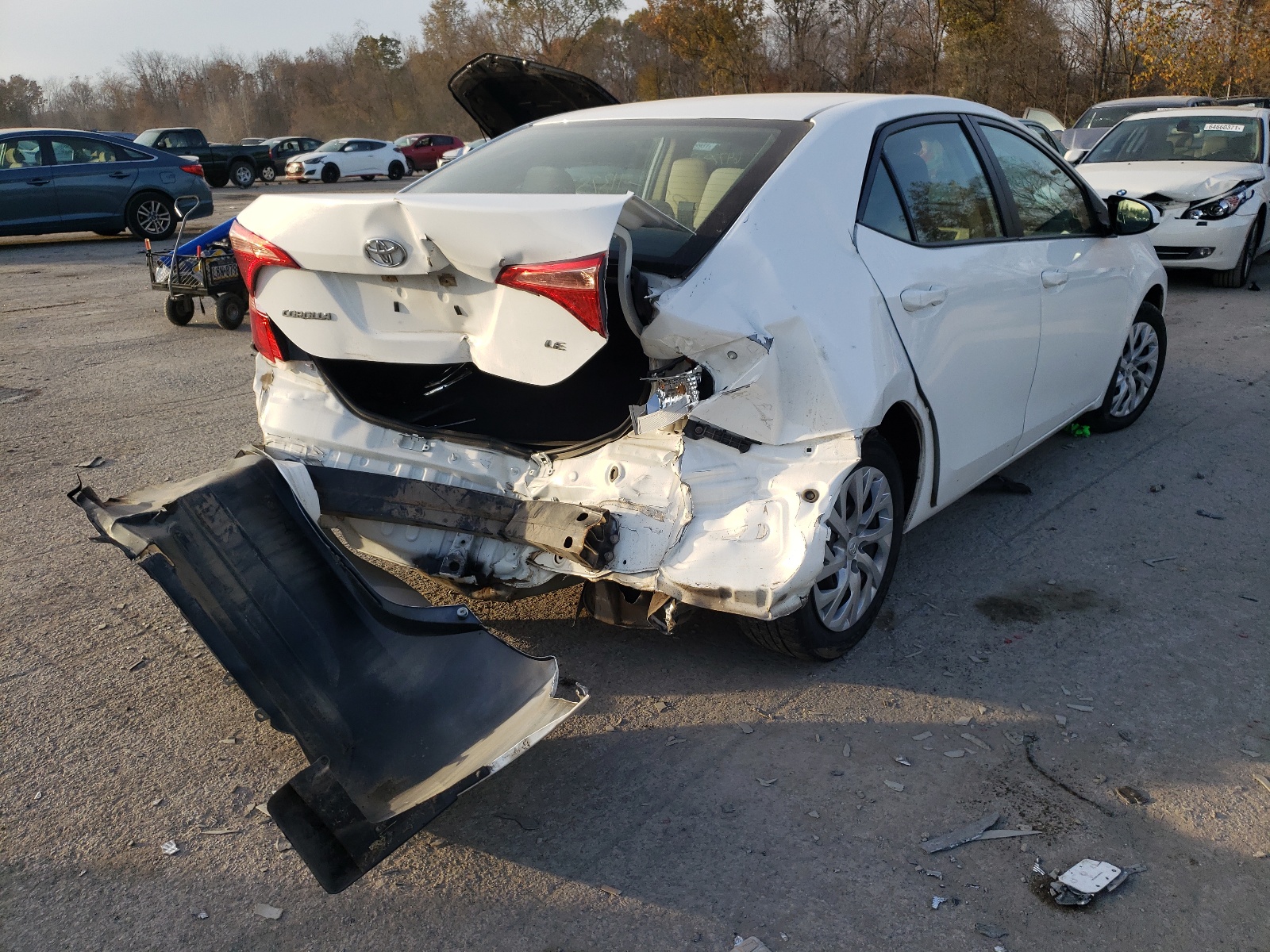 Photo 4 from auction – 2017 TOYOTA COROLLA L with VIN 5YFBURHE9HP618971