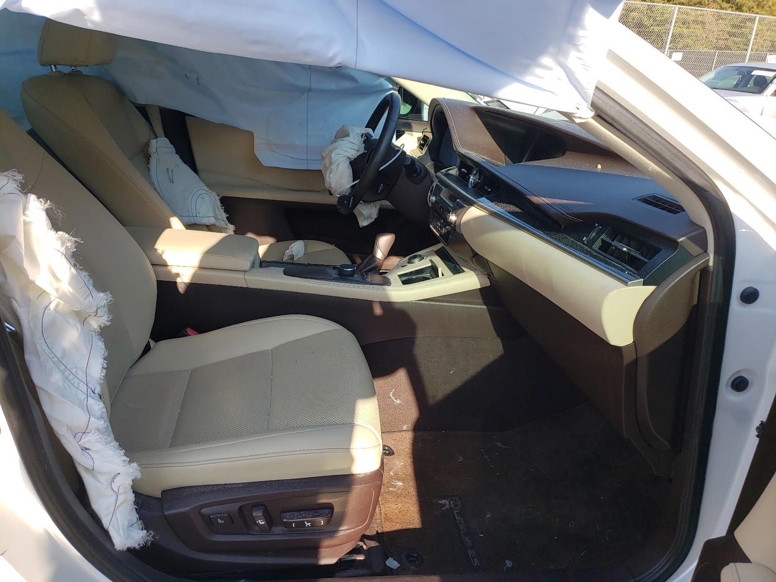Photo 5 from auction – 2016 LEXUS ES 350 with VIN 58ABK1GG8GU016191