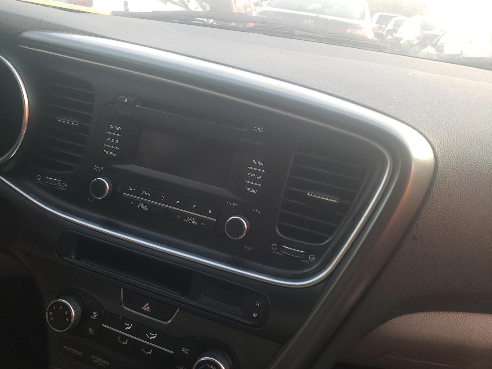 Photo 9 from auction – 2014 KIA OPTIMA LX with VIN KNAGM4A70E5458683