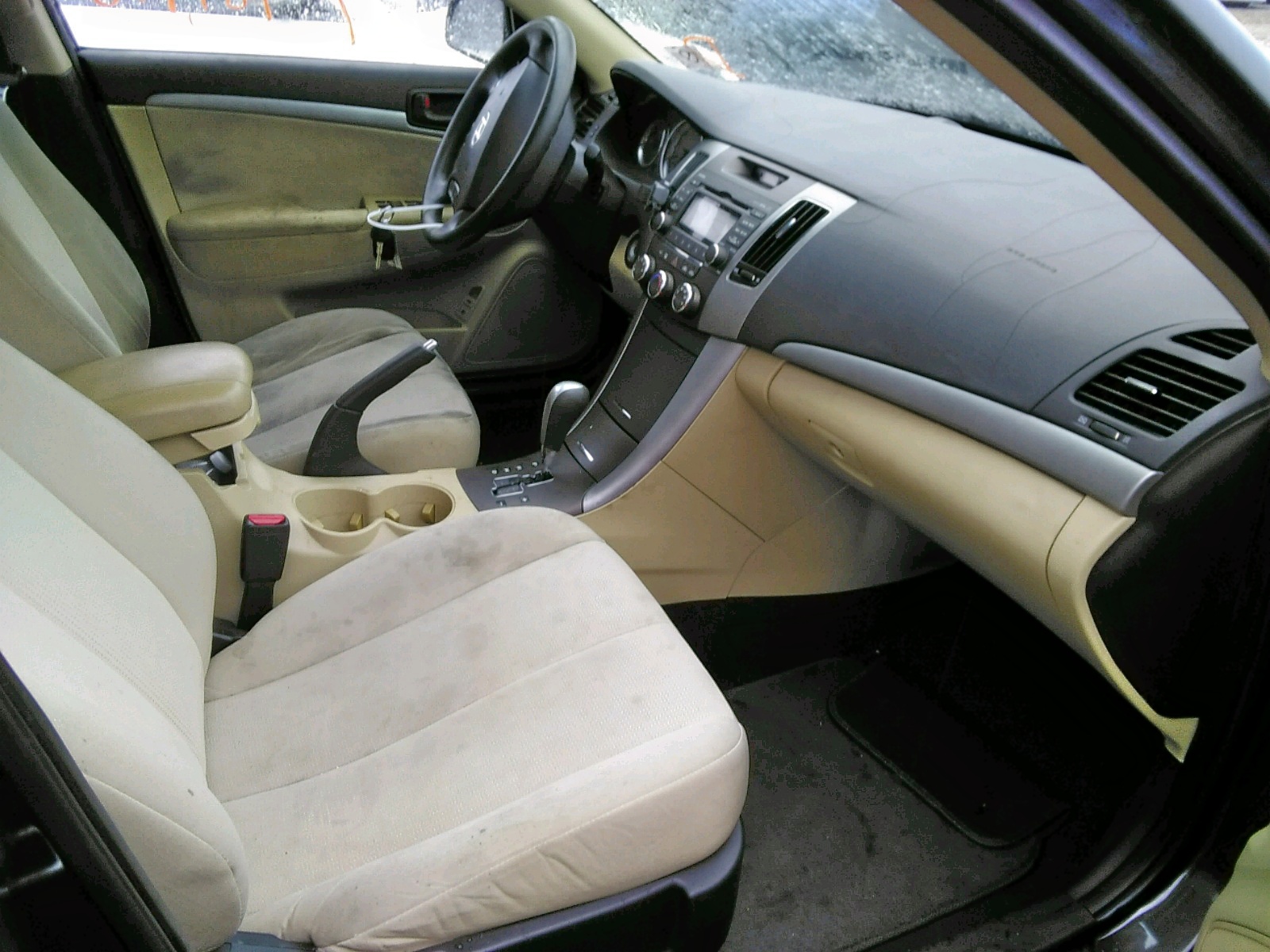 Photo 5 from auction – 2010 HYUNDAI SONATA GLS with VIN 5NPET4AC8AH583564