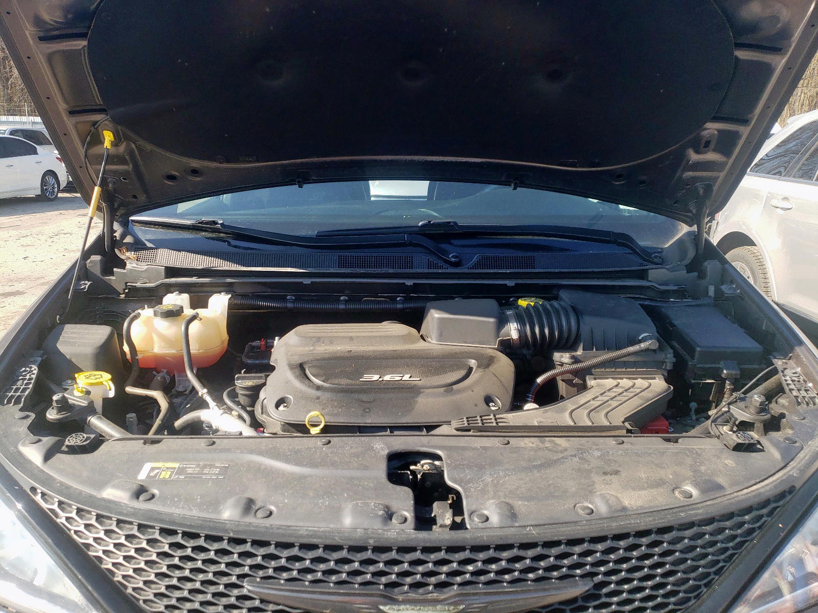 Photo 7 from auction – 2018 CHRYSLER PACIFICA T with VIN 2C4RC1BG1JR178022