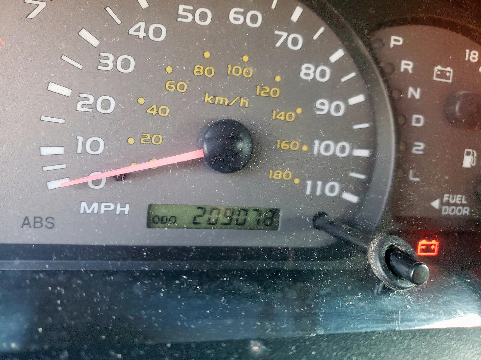 Photo 18 from auction – 2004 TOYOTA SEQUOIA SR with VIN 5TDBT44A34S221573