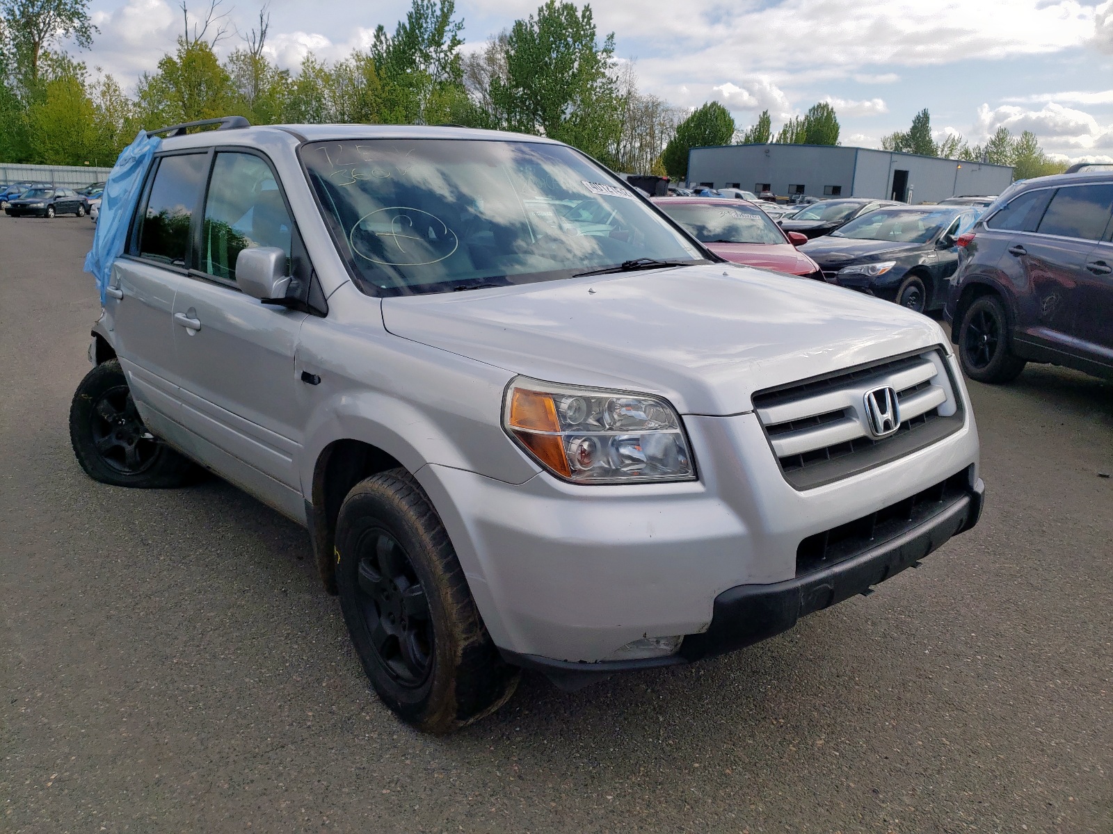 HONDA PILOT EX 2006 with VIN 2HKYF18736H519600 - Photo from auction