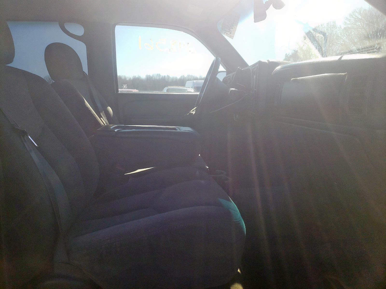 Photo 5 from auction – 2005 CHEVROLET SILVERADO with VIN 2GCEK13T451148160