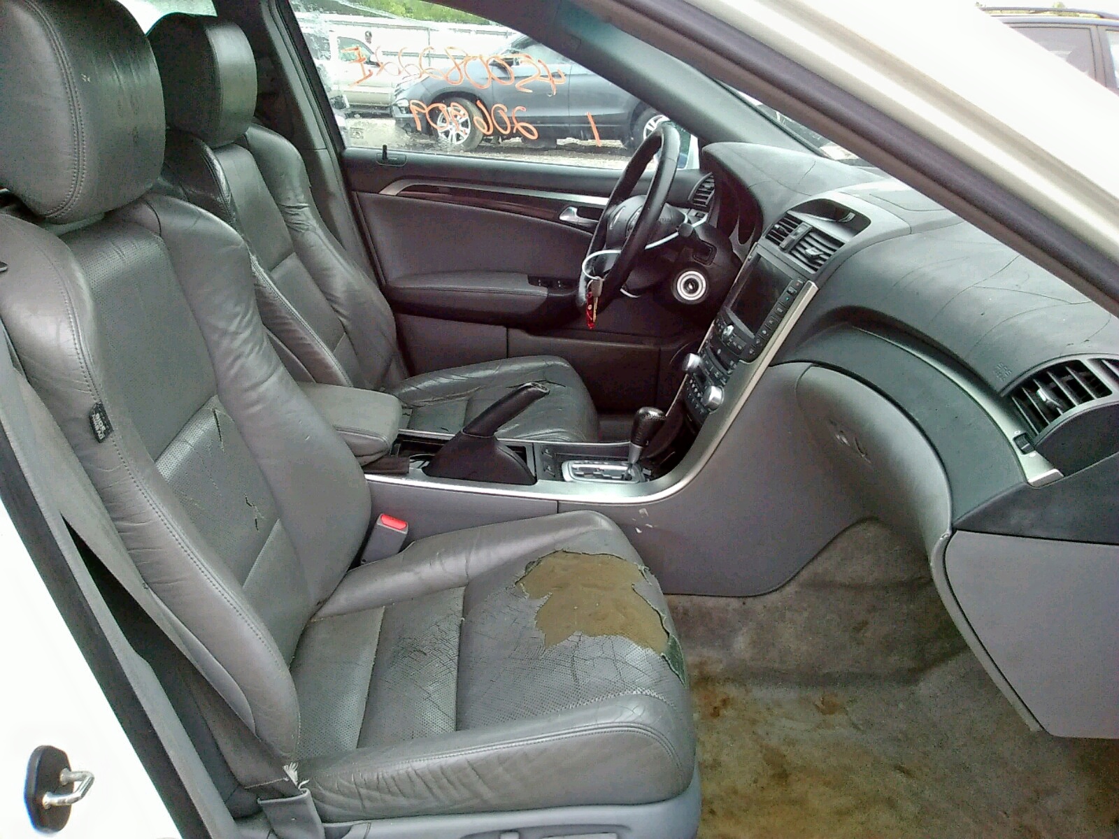 Photo 15 from auction – 2005 ACURA TL with VIN 19UUA66255A039020