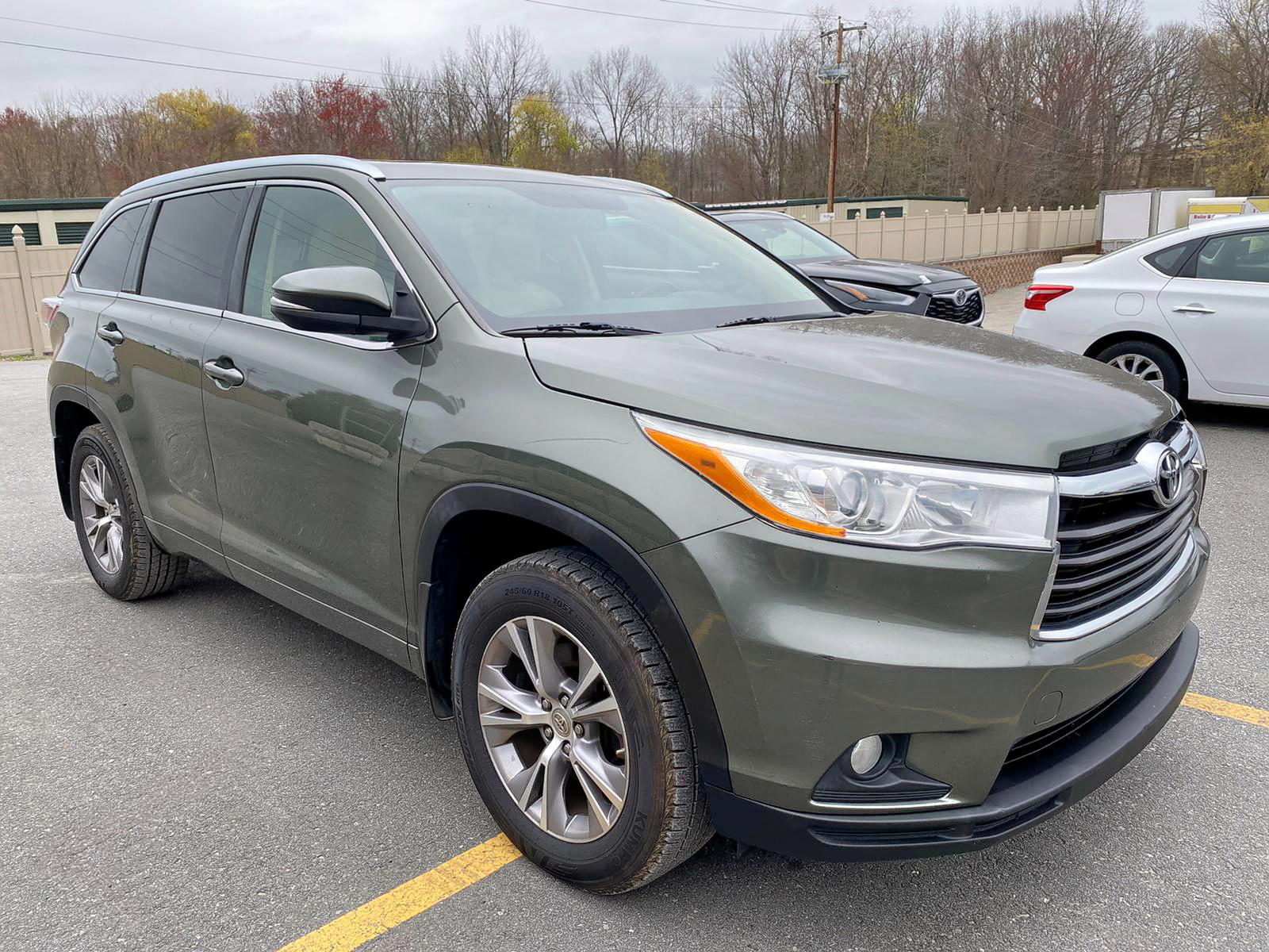 TOYOTA HIGHLANDER 2014 with VIN 5TDJKRFH1ES028927 - Photo from auction