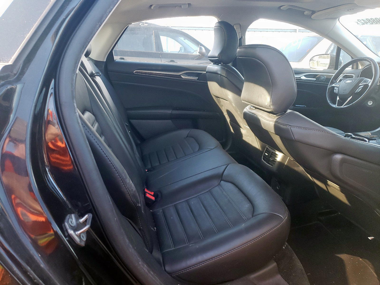 Photo 6 from auction – 2016 FORD FUSION SE with VIN 3FA6P0HD6GR253482