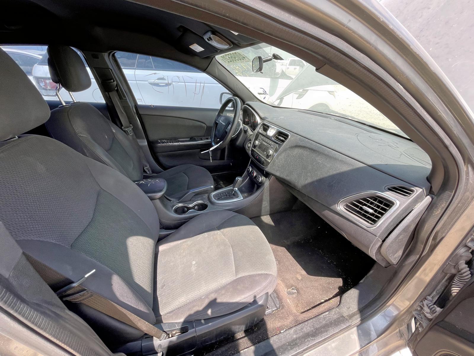 Photo 5 from auction – 2012 CHRYSLER 200 LX with VIN 1C3CCBAB7CN217282