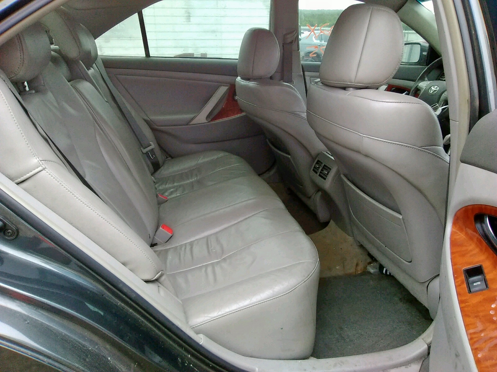 Photo 6 from auction – 2010 TOYOTA CAMRY SE with VIN 4T1BK3EK5AU112331