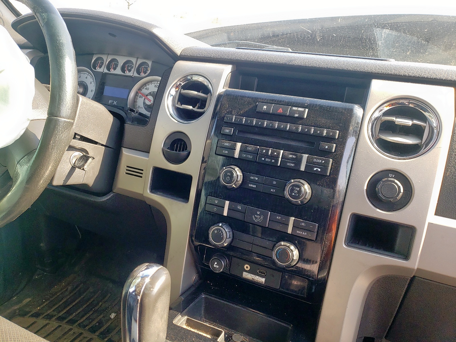 Photo 9 from auction – 2010 FORD F150 SUPER with VIN 1FTFX1CV0AKB48710