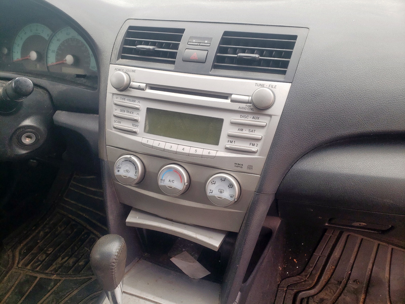 Photo 9 from auction – 2010 TOYOTA CAMRY BASE with VIN 4T1BF3EK5AU514001