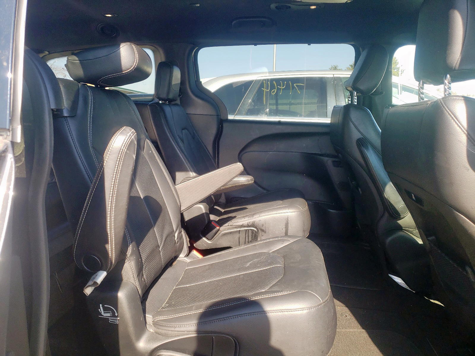 Photo 6 from auction – 2018 CHRYSLER PACIFICA T with VIN 2C4RC1BG1JR178022
