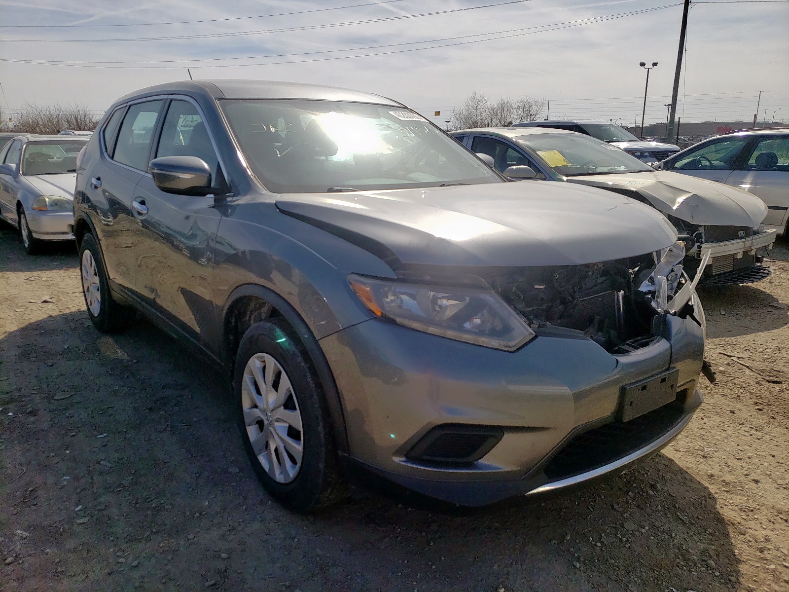 NISSAN ROGUE S 2015 with VIN KNMAT2MV8FP579087 - Photo from auction