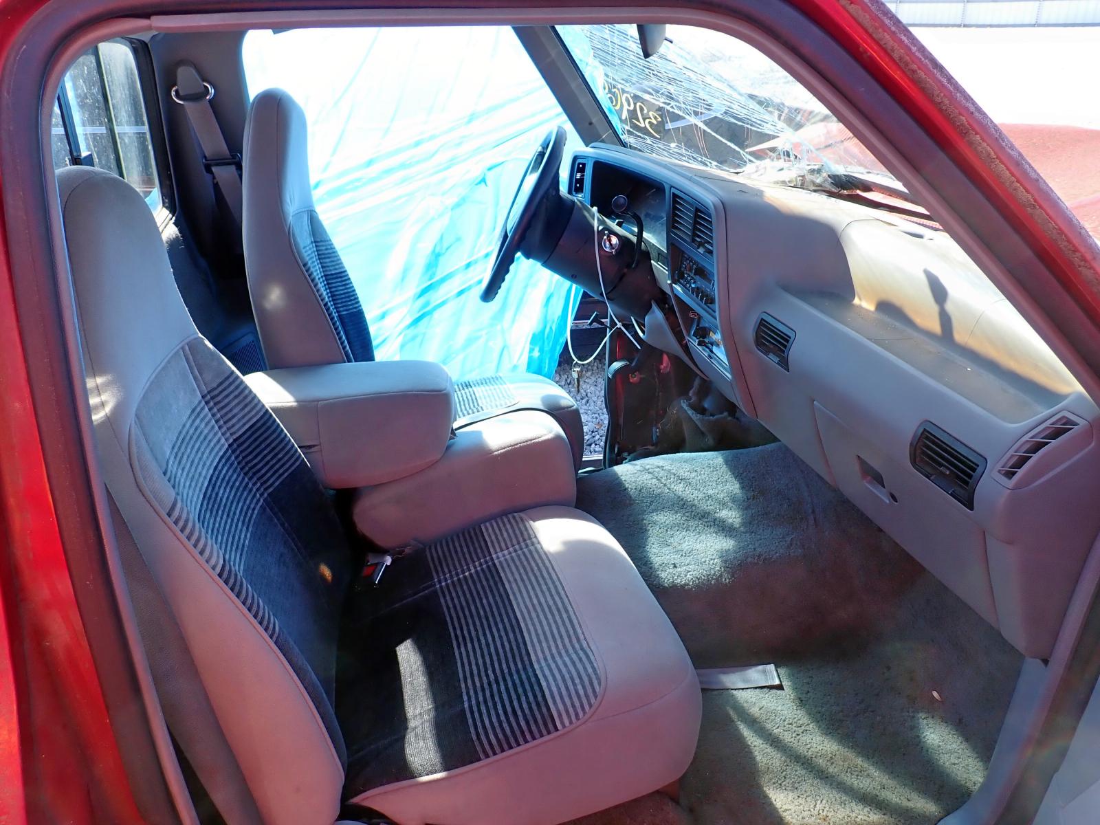 Photo 5 from auction – 1992 FORD RANGER with VIN 1FTCR10A0NUB67914
