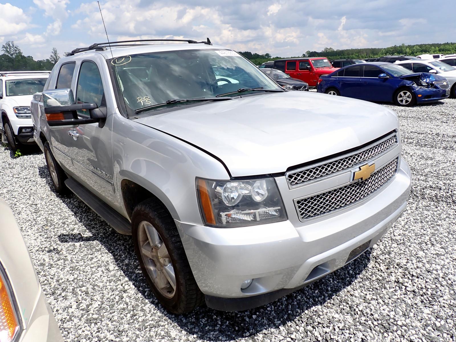 Photo 1 from auction – 2013 CHEVROLET AVALANCHE with VIN 3GNTKGE75DG287690