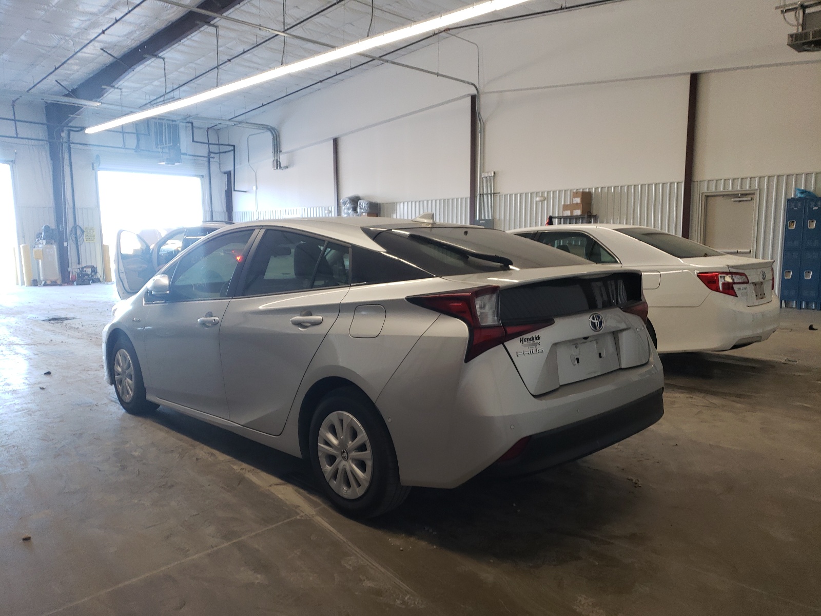 Photo 3 from auction – 2019 TOYOTA PRIUS with VIN JTDKARFU8K3100935