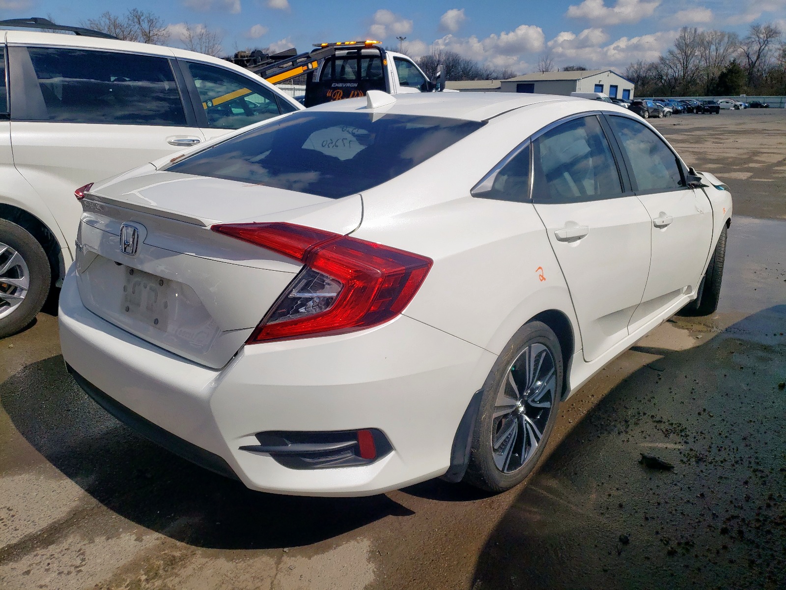 Photo 4 from auction – 2017 HONDA CIVIC EX with VIN 19XFC1F34HE013569