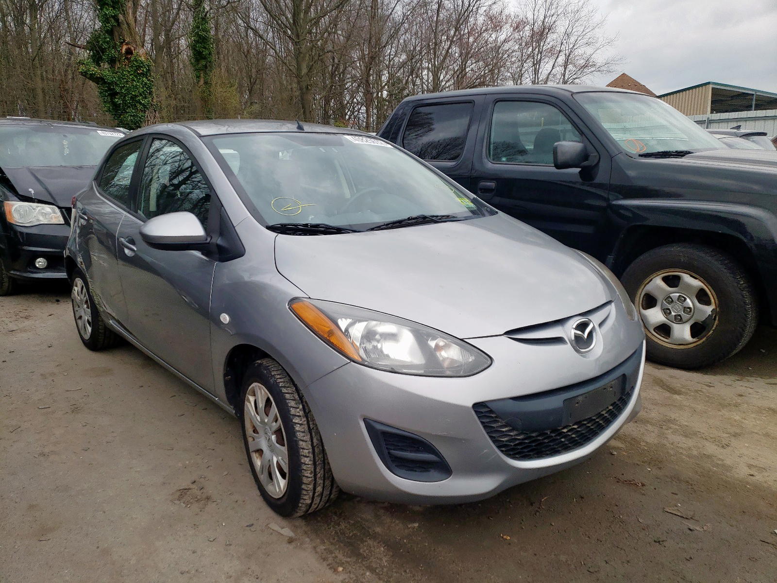 MAZDA MAZDA2 2011 with VIN JM1DE1HZ3B0103637 - Photo from auction