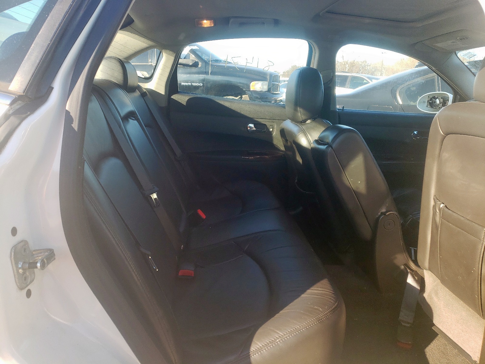 Photo 6 from auction – 2008 BUICK LACROSSE C with VIN 2G4WD582X81163929