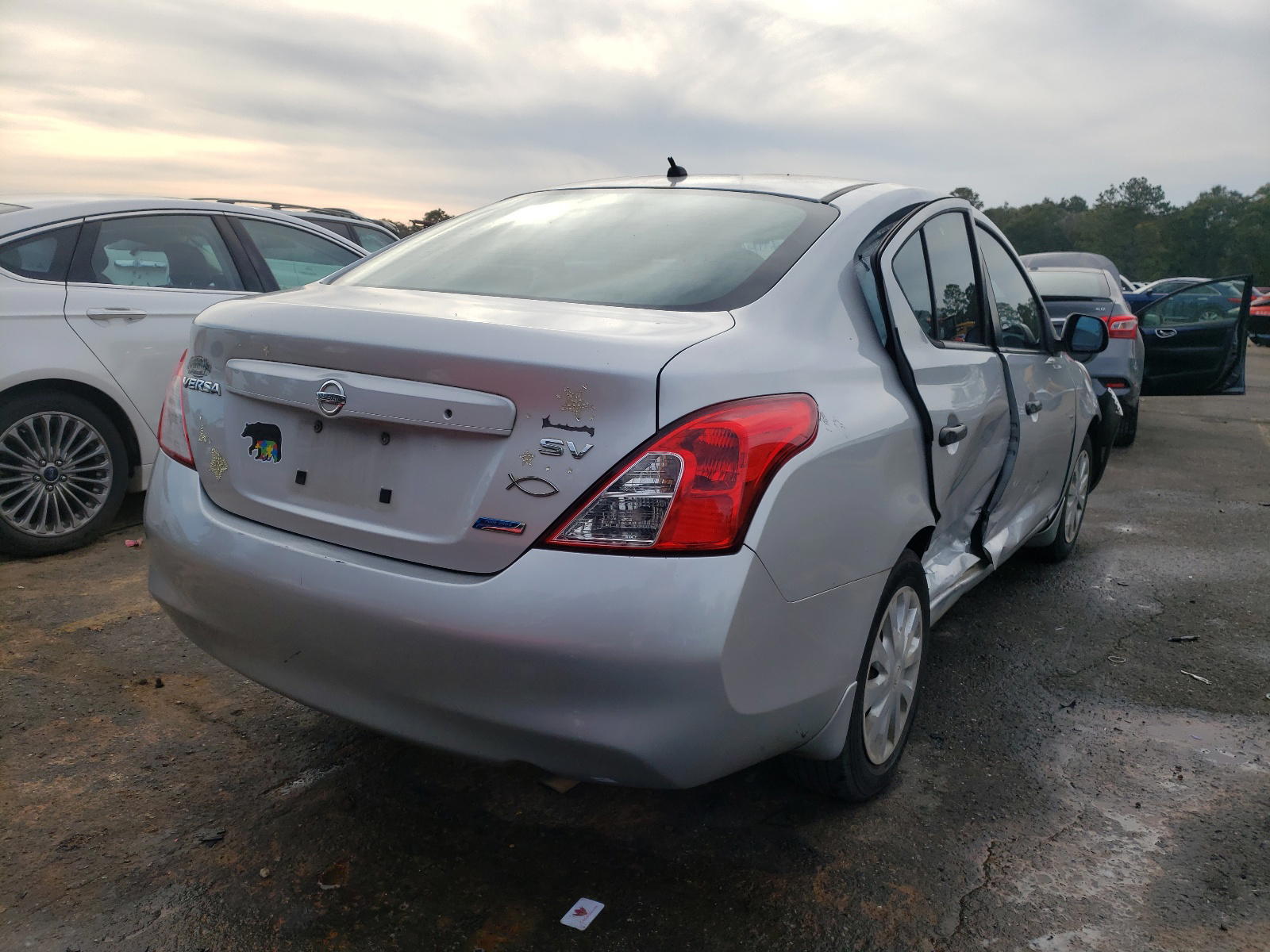 Photo 4 from auction – 2012 NISSAN VERSA S with VIN 3N1CN7AP4CL836360