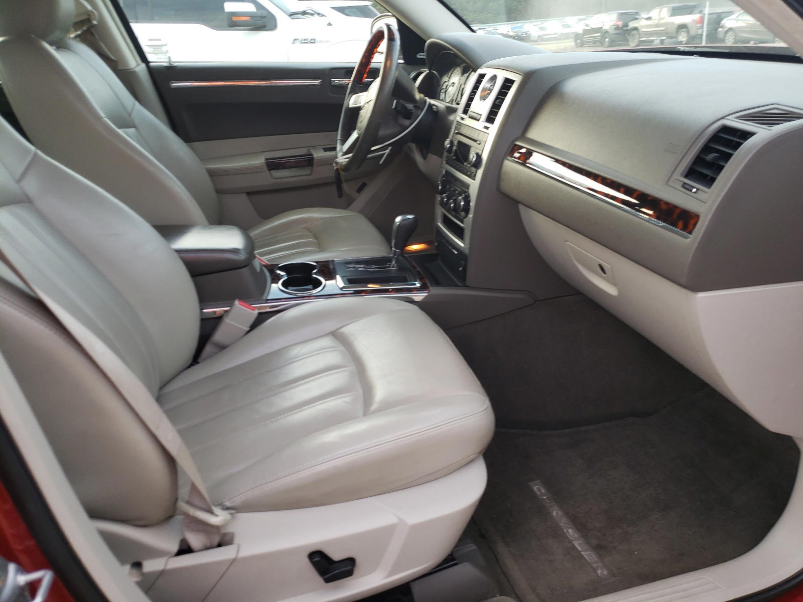 Photo 5 from auction – 2008 CHRYSLER 300C with VIN 2C3KA63H68H231166