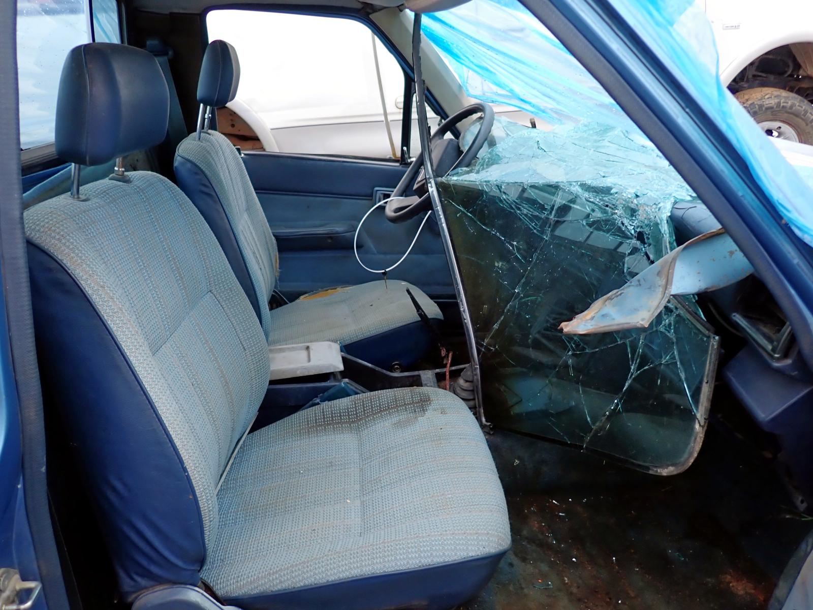 Photo 5 from auction – 1985 TOYOTA PICKUP with VIN JT4RN50S6F0062051