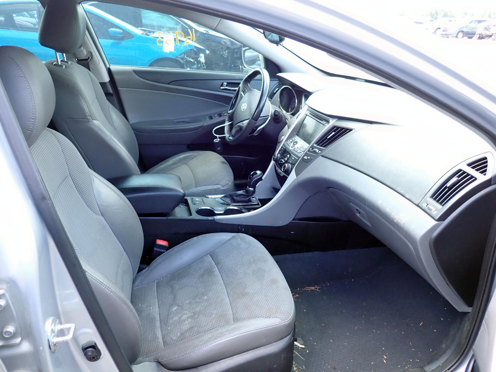 Photo 5 from auction – 2013 HYUNDAI SONATA SE with VIN 5NPEC4AC1DH665558