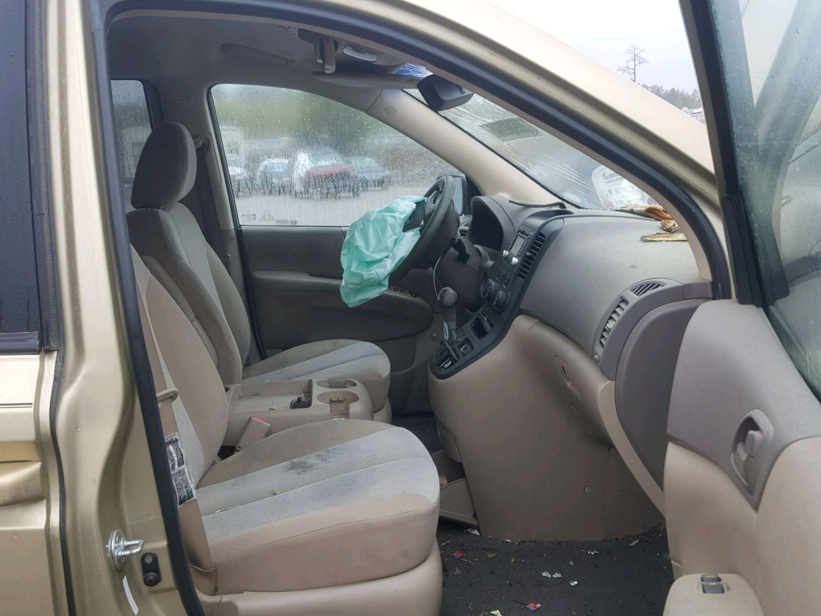 Photo 5 from auction – 2011 KIA SEDONA LX with VIN KNDMG4C77B6387028