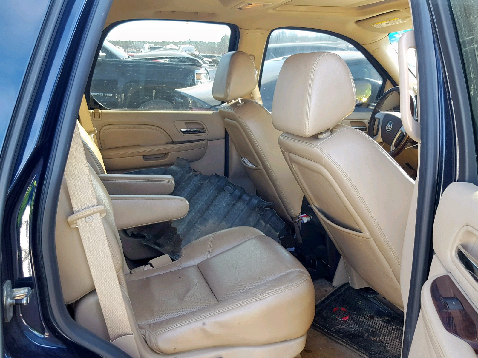 Photo 6 from auction – 2009 CADILLAC ESCALADE with VIN 1GYFK13259R228232