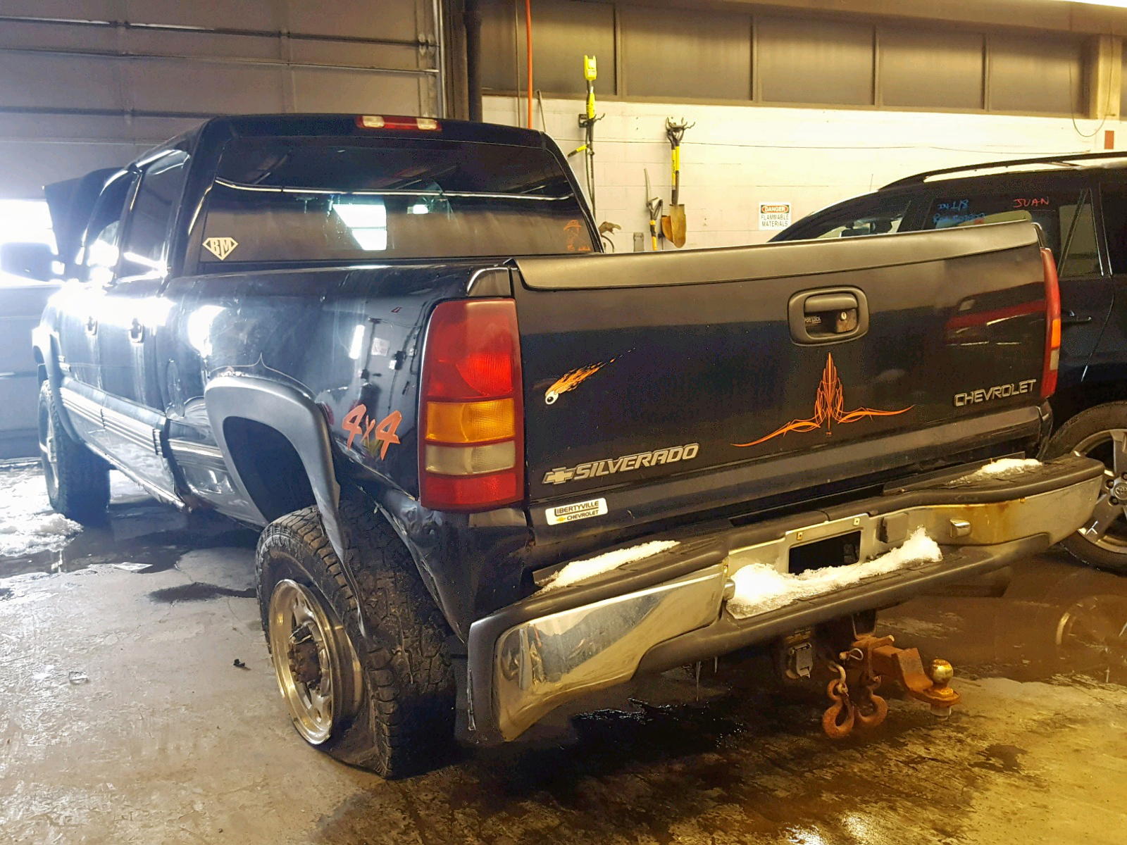 Photo 3 from auction – 2002 CHEVROLET SILVERADO with VIN 1GCHK23162F104554