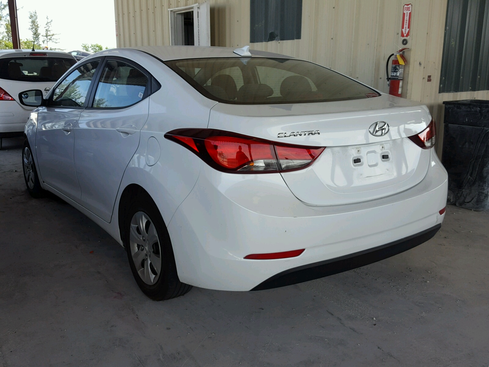Photo 13 from auction – 2016 HYUNDAI ELANTRA SE with VIN 5NPDH4AE0GH754959