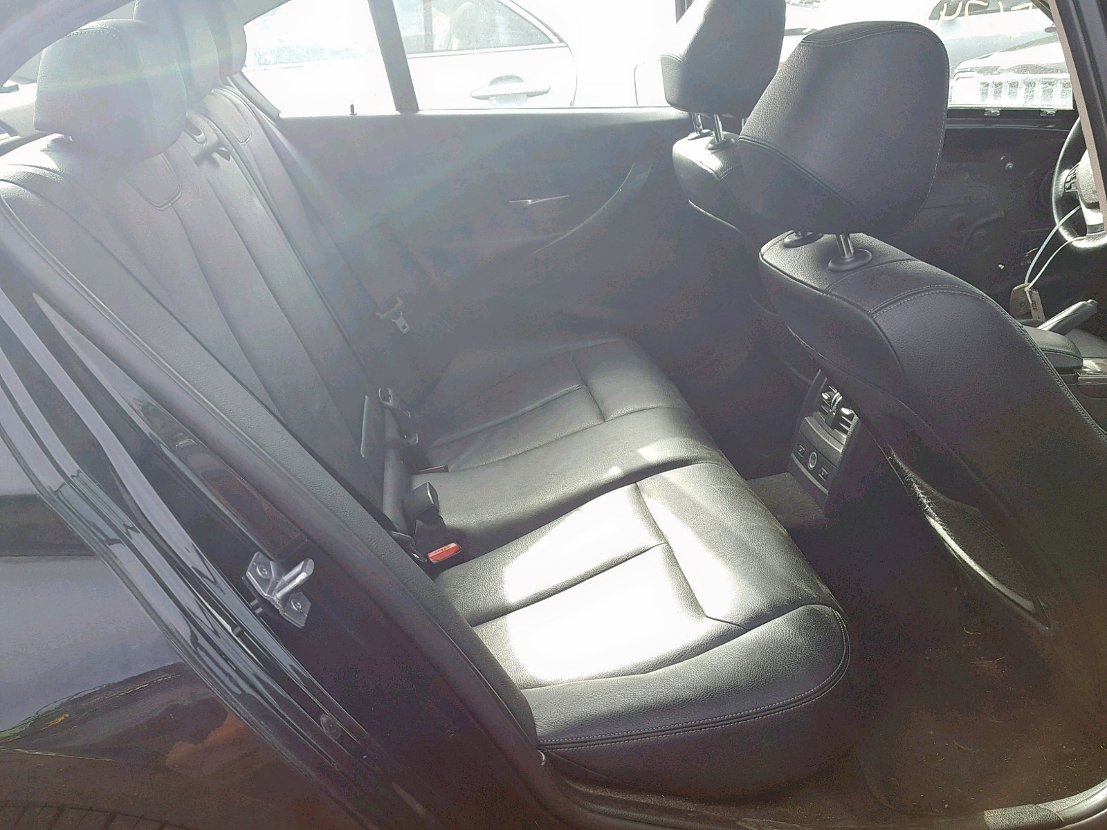 صورة رقم 6 من المزاد - 2013 BMW 328 XI مع VIN WBA3B3C56DJ698014