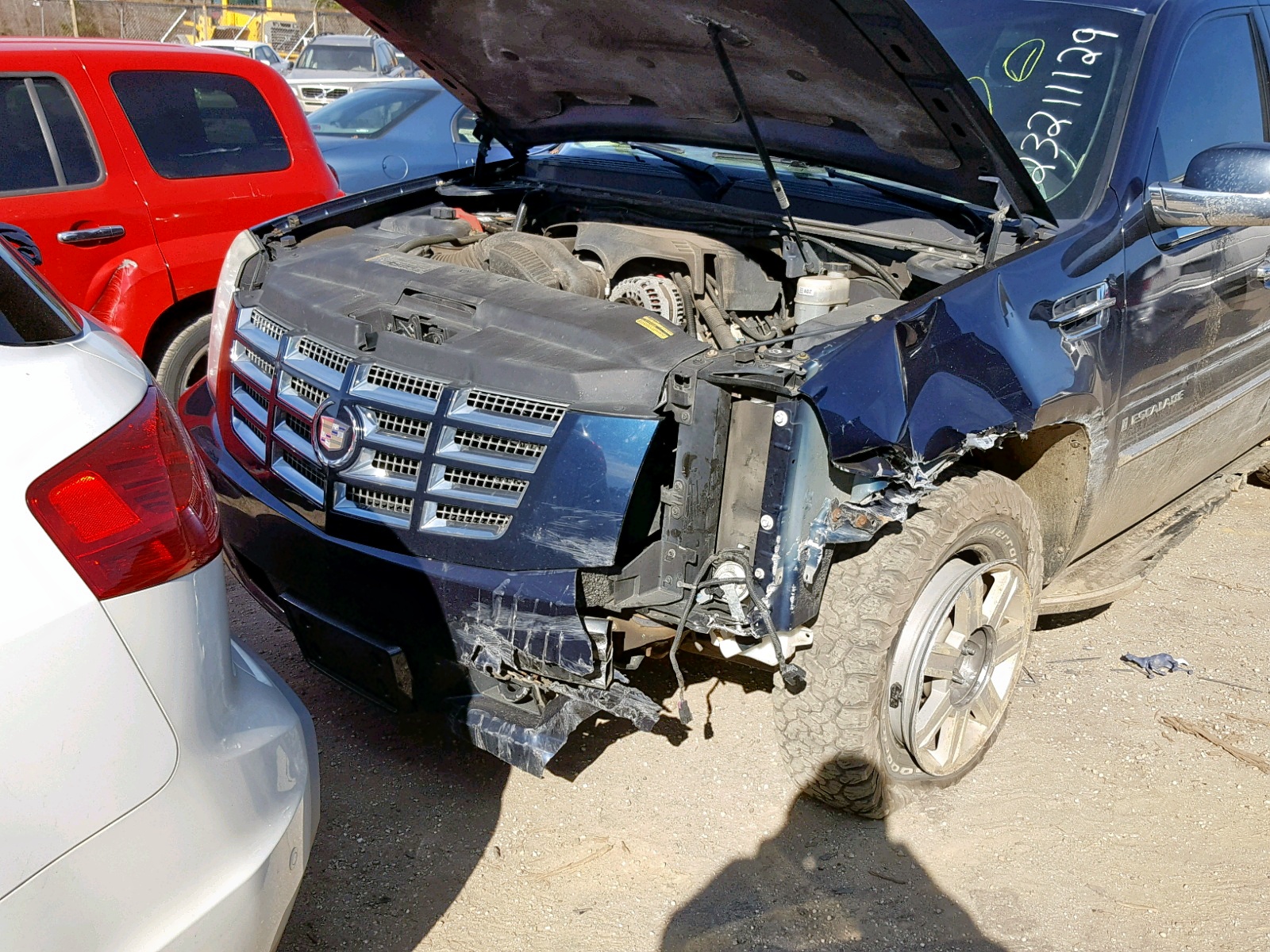 Photo 9 from auction – 2009 CADILLAC ESCALADE with VIN 1GYFK13259R228232