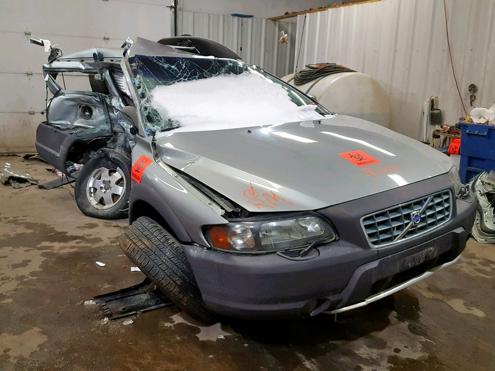 VOLVO XC70 2004 with VIN YV1SZ59HX41132875 - Photo from auction