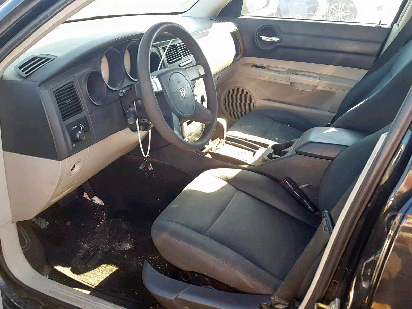Photo 9 from auction – 2006 DODGE CHARGER SE with VIN 2B3KA43R16H267046