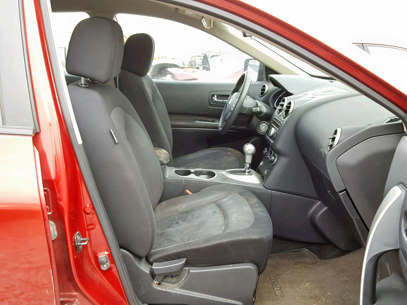 Photo 5 from auction – 2013 NISSAN ROGUE S with VIN JN8AS5MT6DW003704