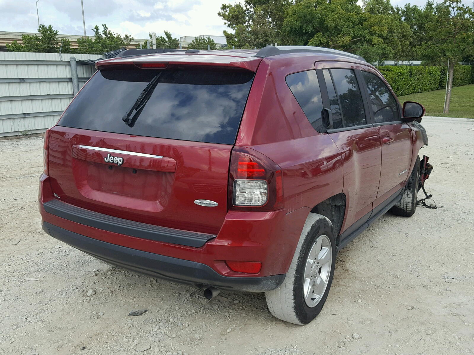 Photo 4 from auction – 2016 JEEP COMPASS LA with VIN 1C4NJCEA0GD665764