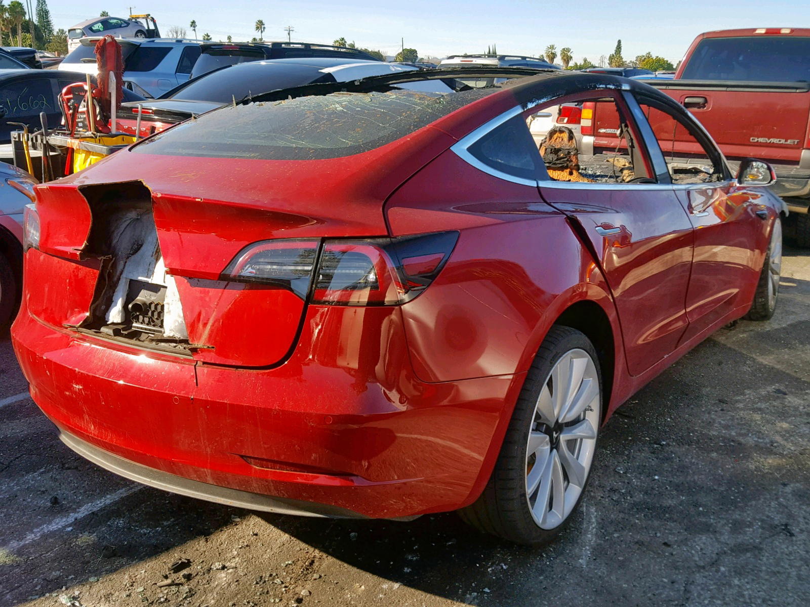 Photo 4 from auction – 2018 TESLA MODEL 3 with VIN 5YJ3E1EB2JF075395