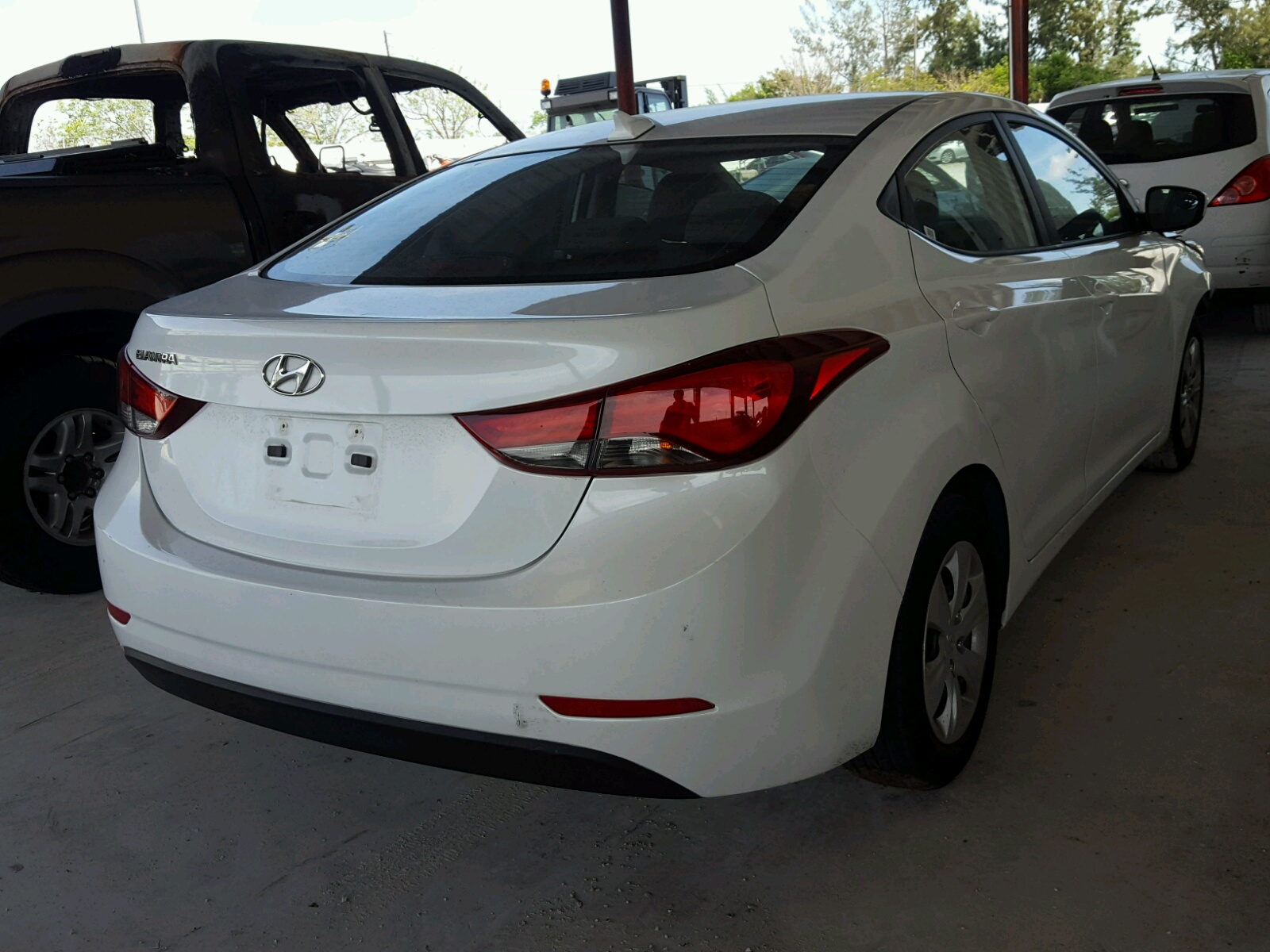 Photo 19 from auction – 2016 HYUNDAI ELANTRA SE with VIN 5NPDH4AE0GH754959
