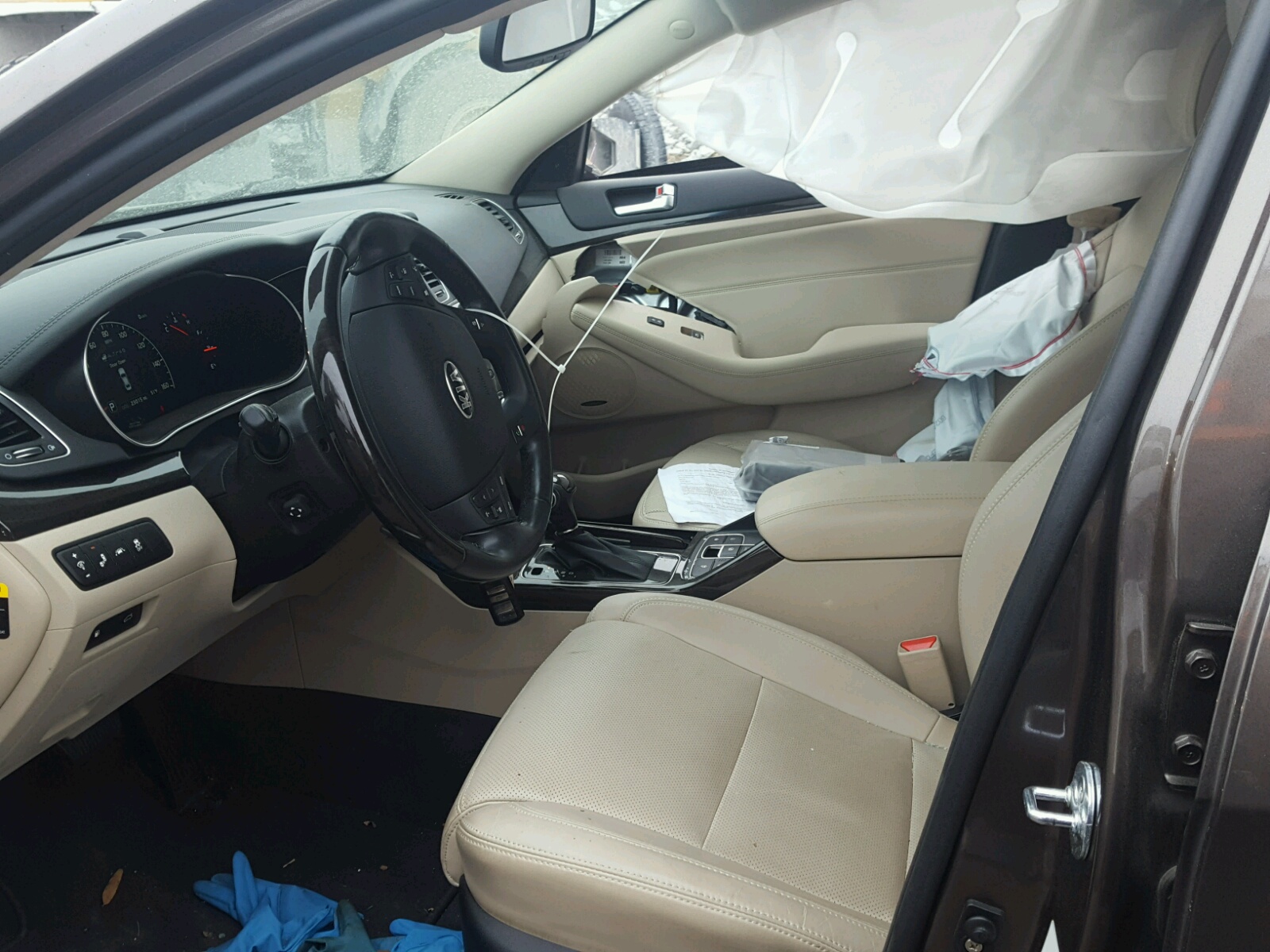 Photo 5 from auction – 2015 KIA CADENZA PR with VIN KNALN4D77F5175982