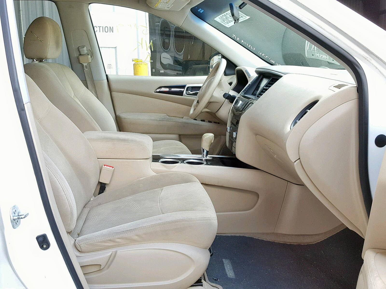 Photo 5 from auction – 2014 NISSAN PATHFINDER with VIN 5N1AR2MN3EC687326