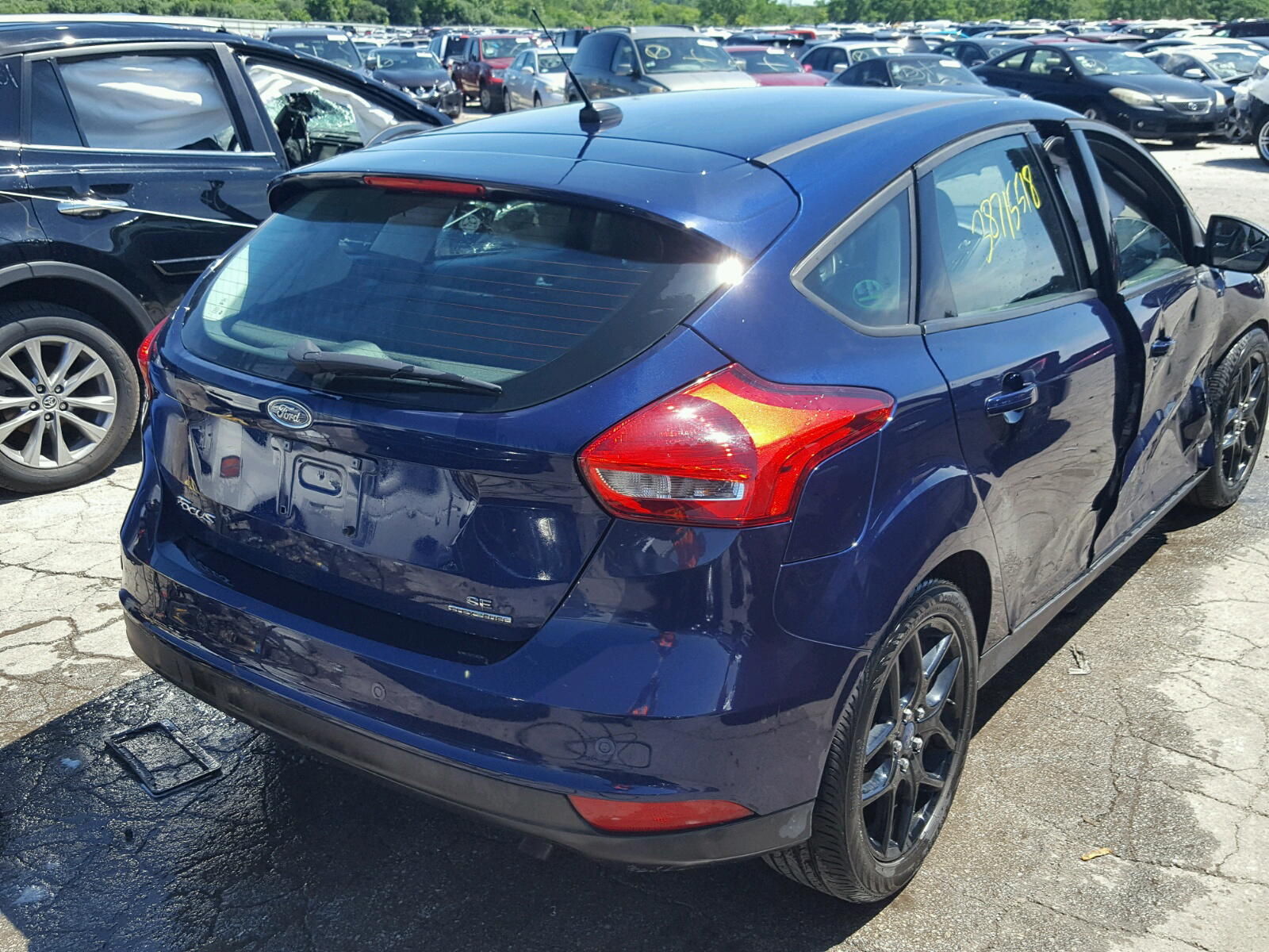 Photo 4 from auction – 2016 FORD FOCUS SE with VIN 1FADP3K2XGL224548
