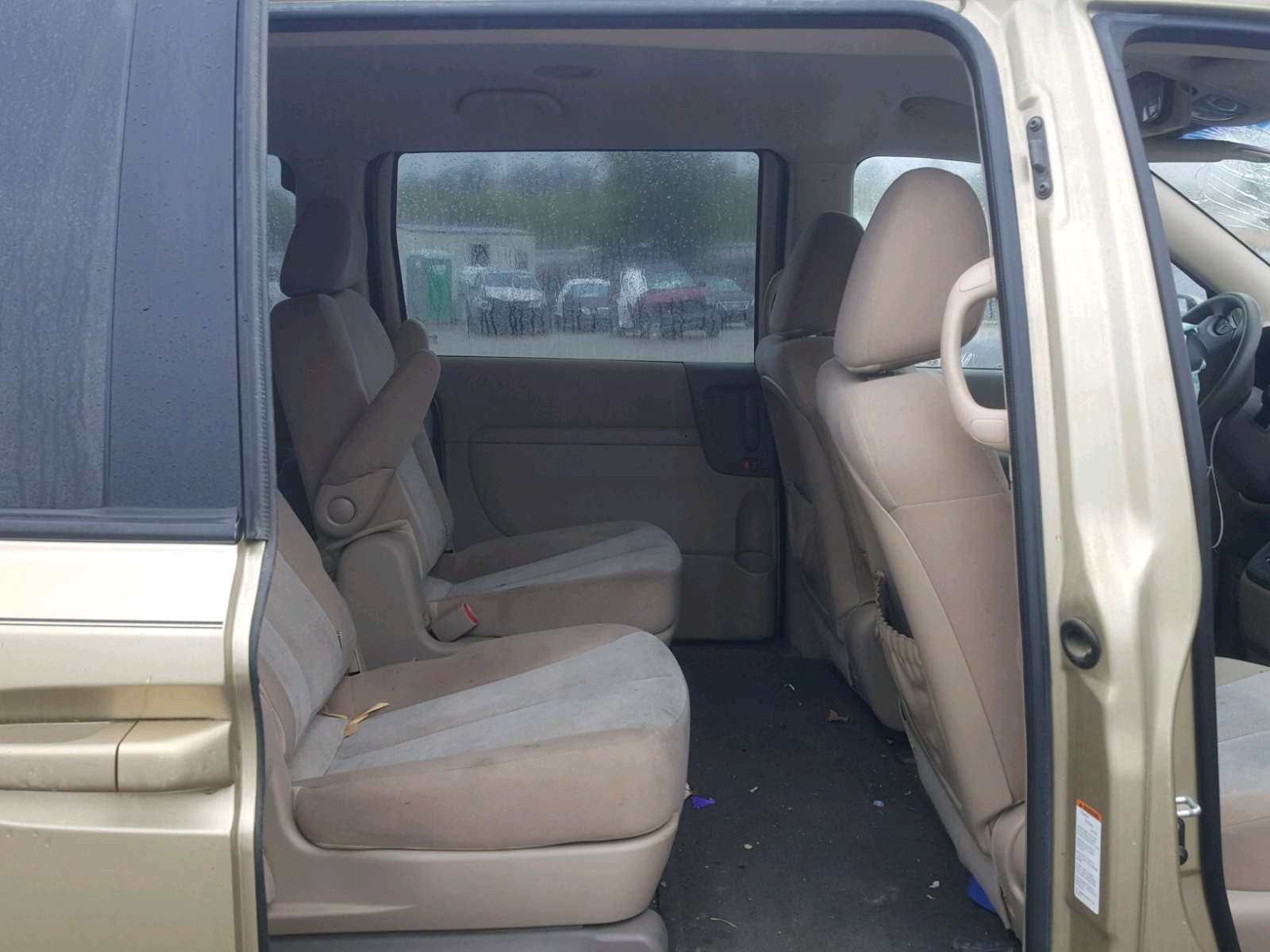 Photo 6 from auction – 2011 KIA SEDONA LX with VIN KNDMG4C77B6387028