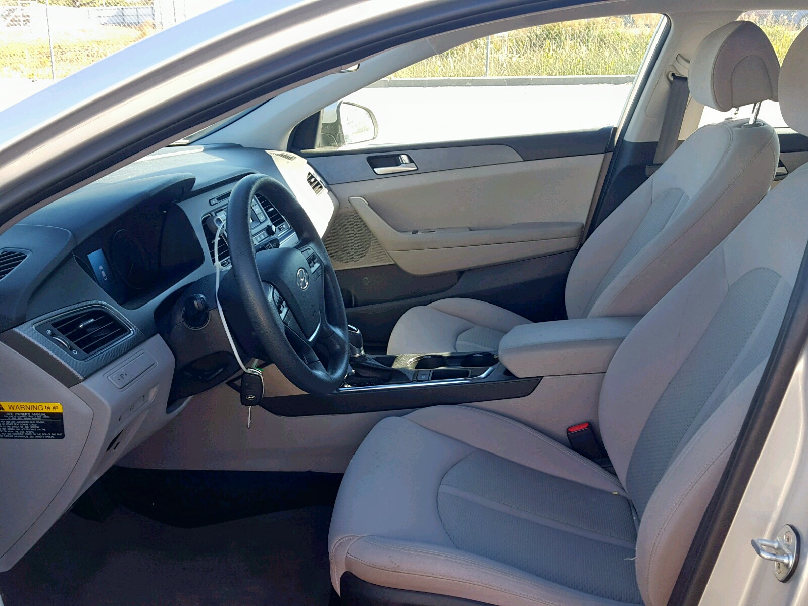 Photo 5 from auction – 2017 HYUNDAI SONATA SE with VIN 5NPE24AF9HH562293
