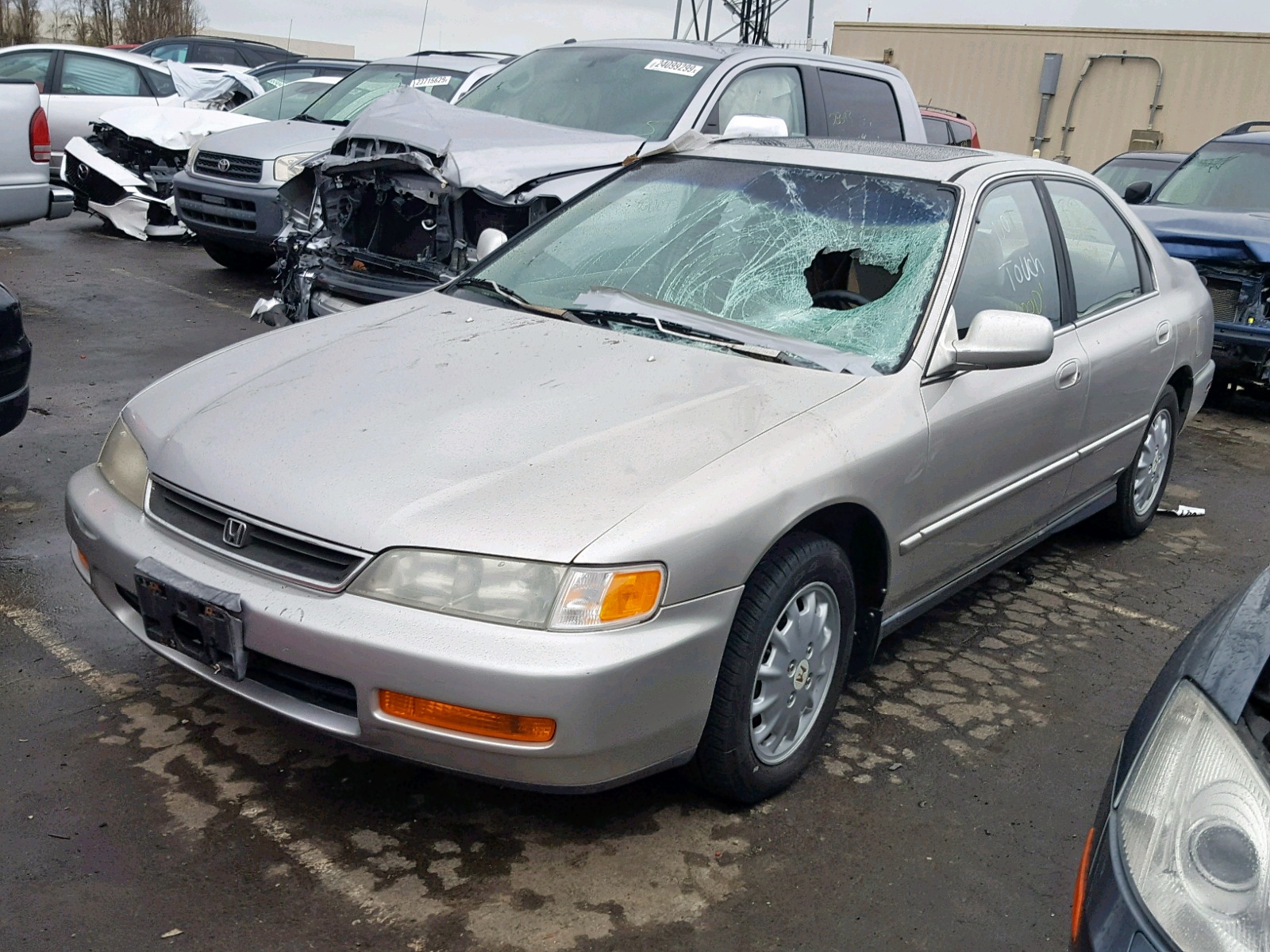 Photo 2 from auction – 1996 HONDA ACCORD EX with VIN 1HGCD5656TA060981