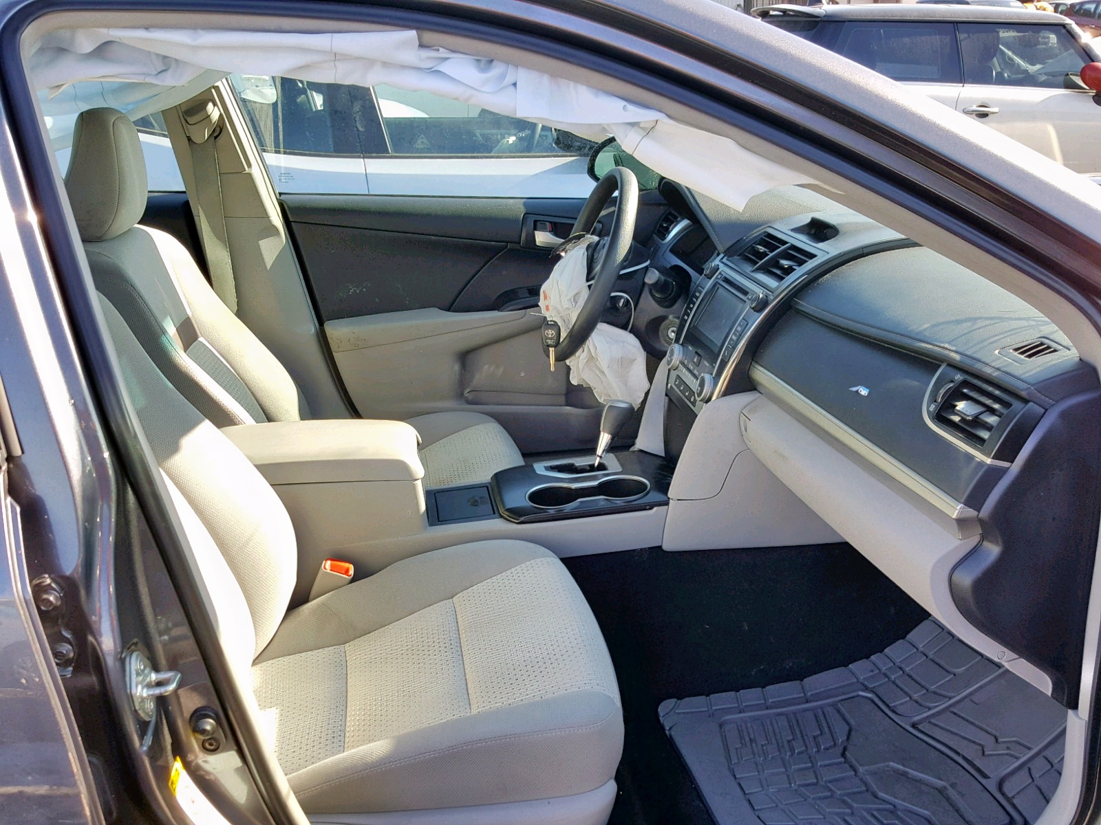 Photo 5 from auction – 2014 TOYOTA CAMRY L with VIN 4T4BF1FK7ER434813