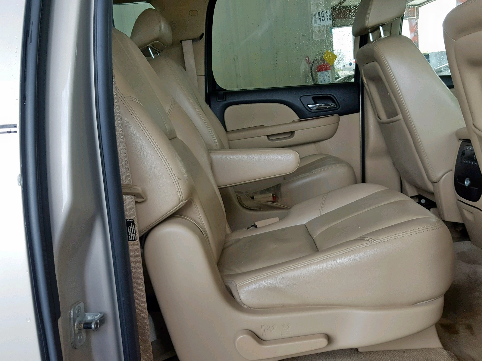 Photo 6 from auction – 2007 CHEVROLET SUBURBAN K with VIN 1GNFK16307J187909